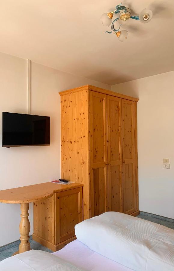Garni Rika Bed & Breakfast Parcines Exterior photo